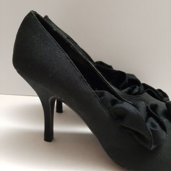 ANN MARINO Ruffle Detail Peep-Toe Slip-On High Heel Shoes Black Fabric Sz 9 M - Picture 4 of 16